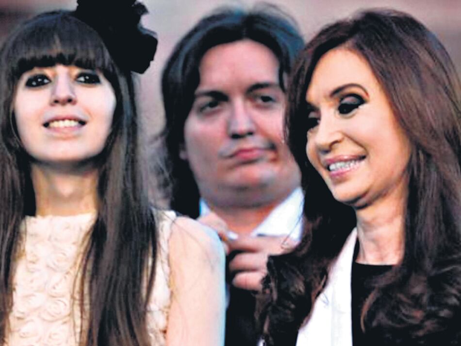 La integrantes de la familia Kirchner quedaron entre los 21 procesados.