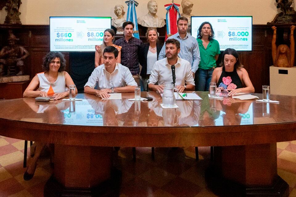 Norma López, Juan Monteverde, Eduardo Toniolli y Lucila De Ponti en primera fila.