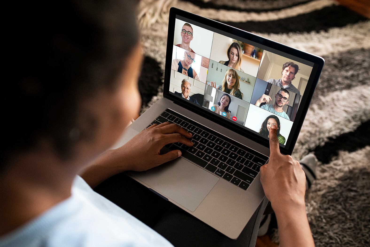 Internet debe ser considerado un bien público global. Aunque su suministro sea privado, es insoslayable la importancia que tuvo el Estado para su desarrollo.