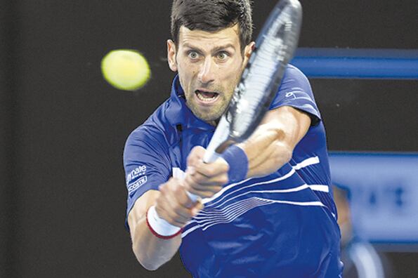 Djokovic, más cerca de convertirse en el tenista que más veces ganó en Australia.