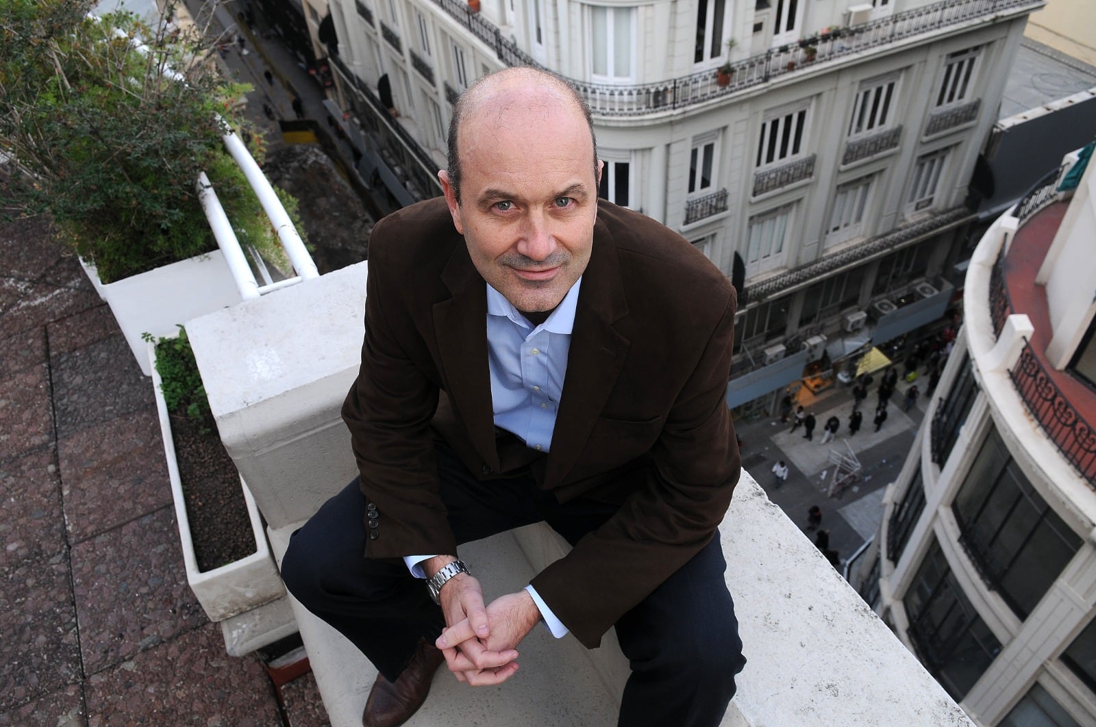 El ministro de Desregulación, Federico Sturzenegger, salió a defender la medida, a la que vendió como un decreto que "elimina privilegios".