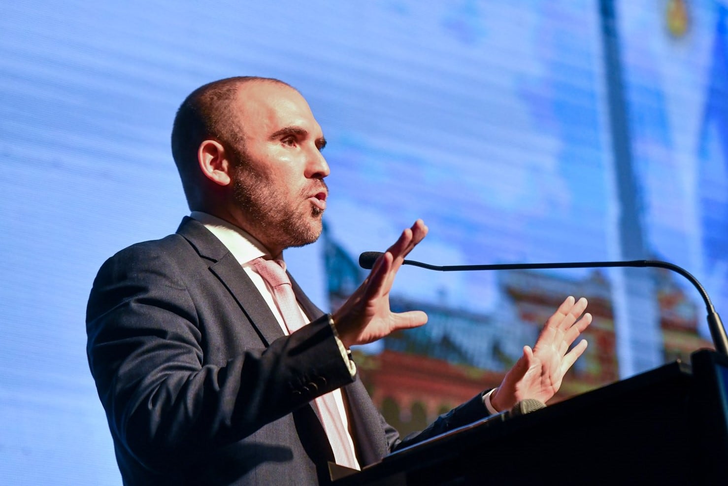 "La acumulación de reservas es un pilar fundamental de la política económica", sostuvo el ministro Guzmán.