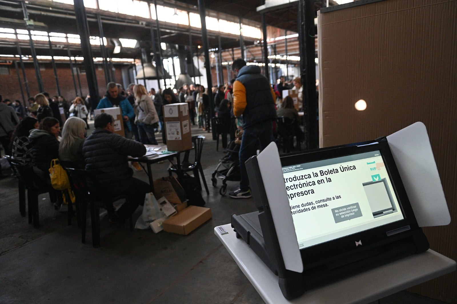 Larreta repuso la boleta en papel, pero no quiere pagarlas. 