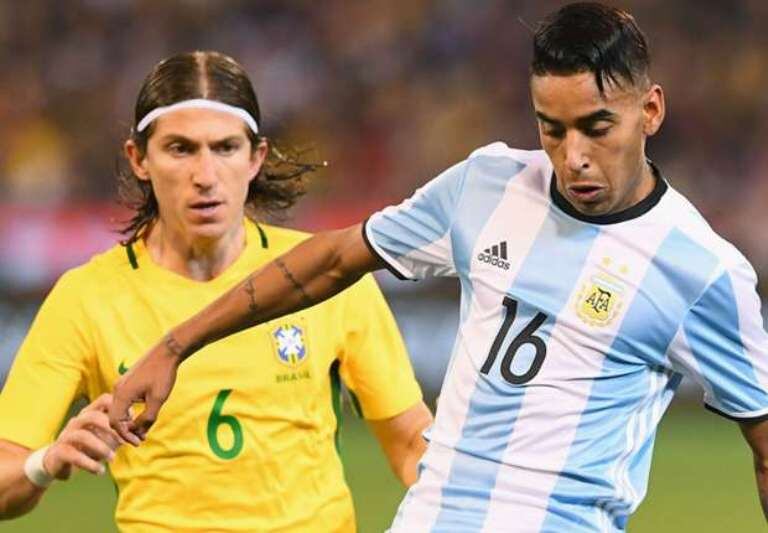 Gómez en acción contra Brasil.