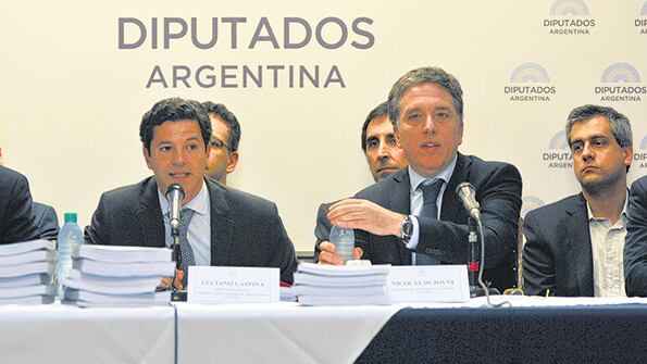 El ministro Nicolás Dujovne envió al Congreso las proyecciones de crecimiento del 2 por ciento del PIB en 2019.