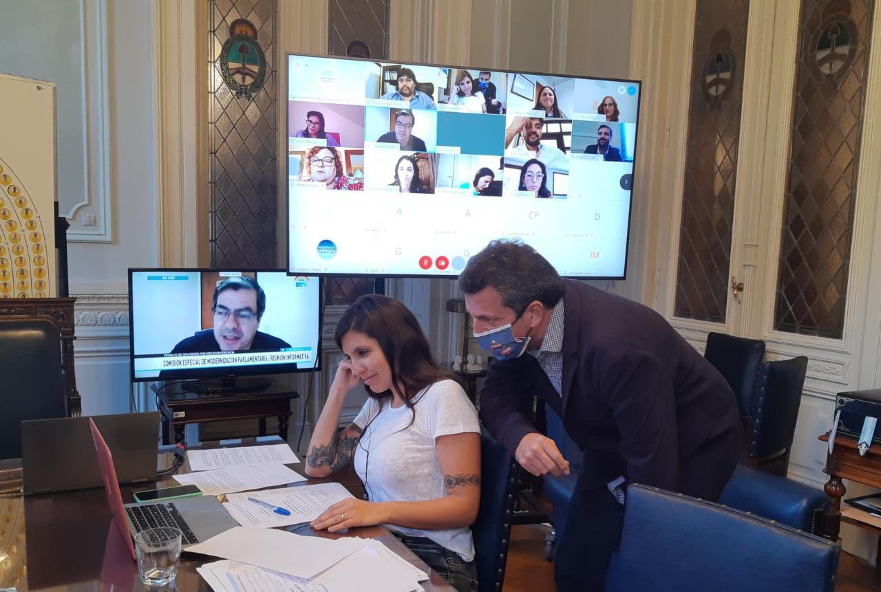 Sergio Massa, titular de la Cámara, junto a la diputada Daniela Vilar, presidenta de la comisión de modernización. 