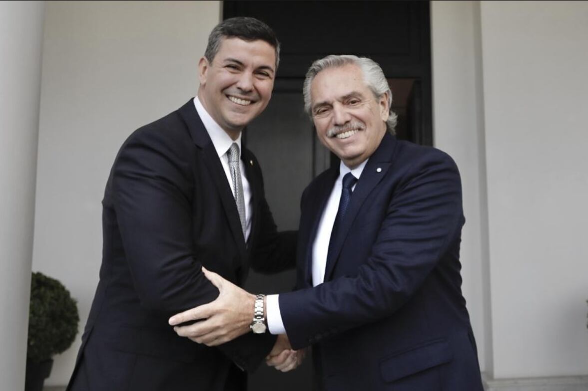 Alberto Fernández y Santiago Peña en Olivos.