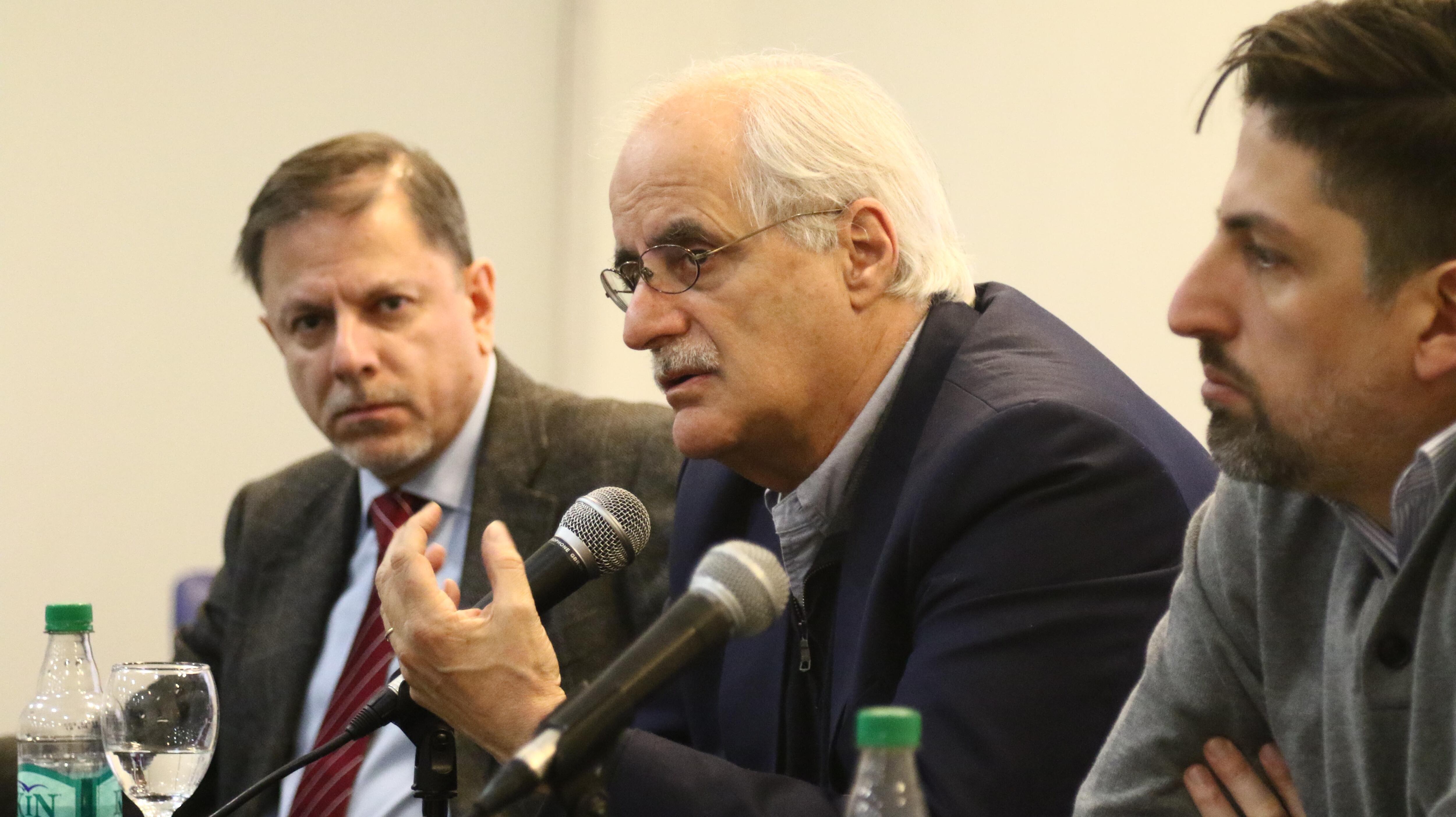 Zuain, Taiana y Trotta participaron del debate en la UMET.