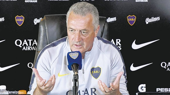 “Si algunos piensan que Tevez está terminado es porque no lo vieron entrenar.”