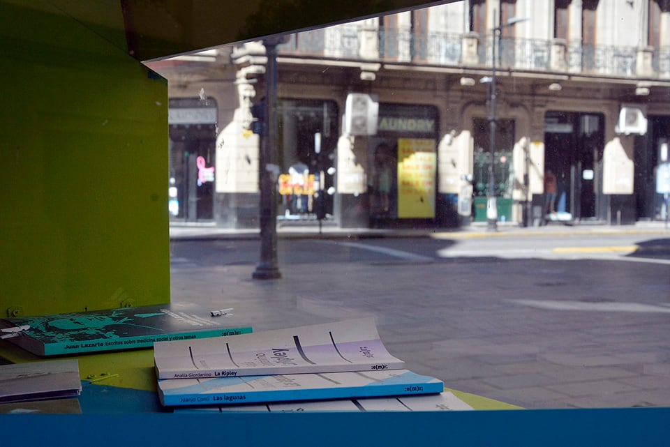 Con las librerías cerradas, buscan otras formas de poner a circular libros