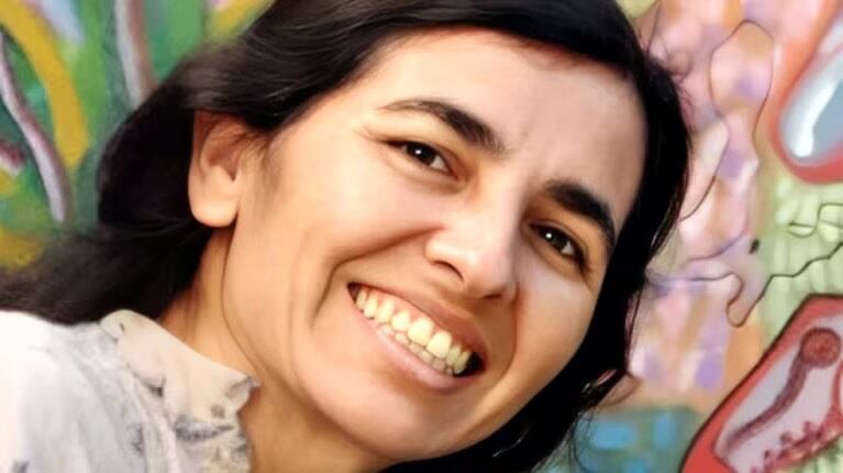 Alejandra Rodríguez tiene contextura física delgada, 1,66 metros de estatura, tez blanca, pelo corto negro y ojos de color marrón oscuro.