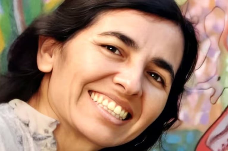 Alejandra Rodríguez tiene contextura física delgada, 1,66 metros de estatura, tez blanca, pelo corto negro y ojos de color marrón oscuro.