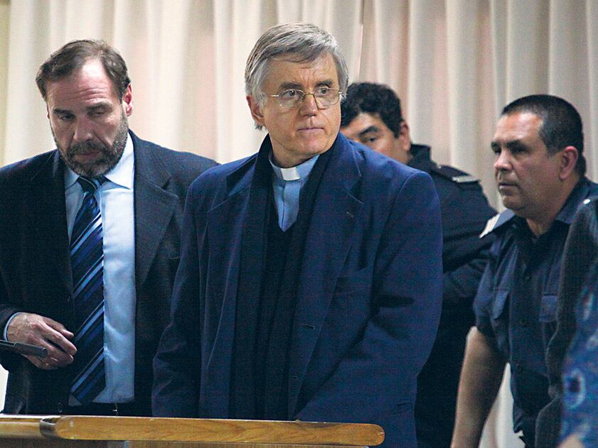 Julio Grassi puede recibir cinco años de cárcel si es encontrado culpable.