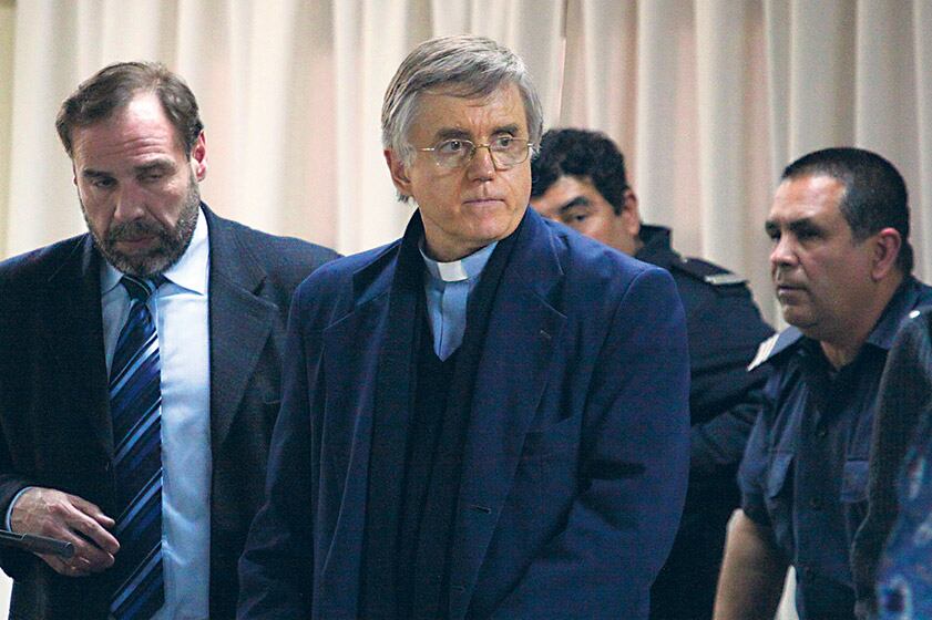 Julio Grassi puede recibir cinco años de cárcel si es encontrado culpable.