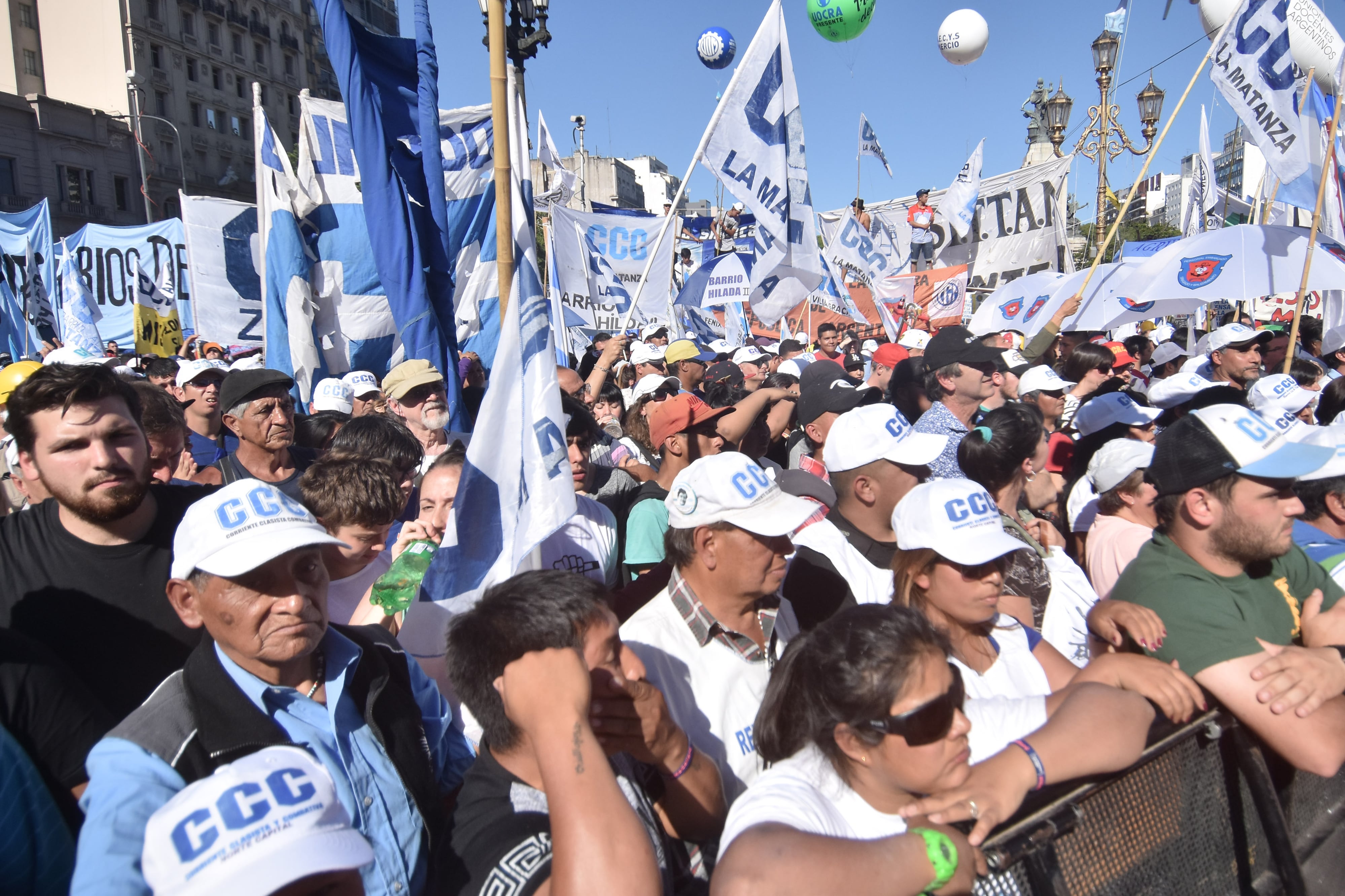 Más de 200 mil personas se concentraron el viernes frente al Congreso para por la Ley de Emergencia Social.