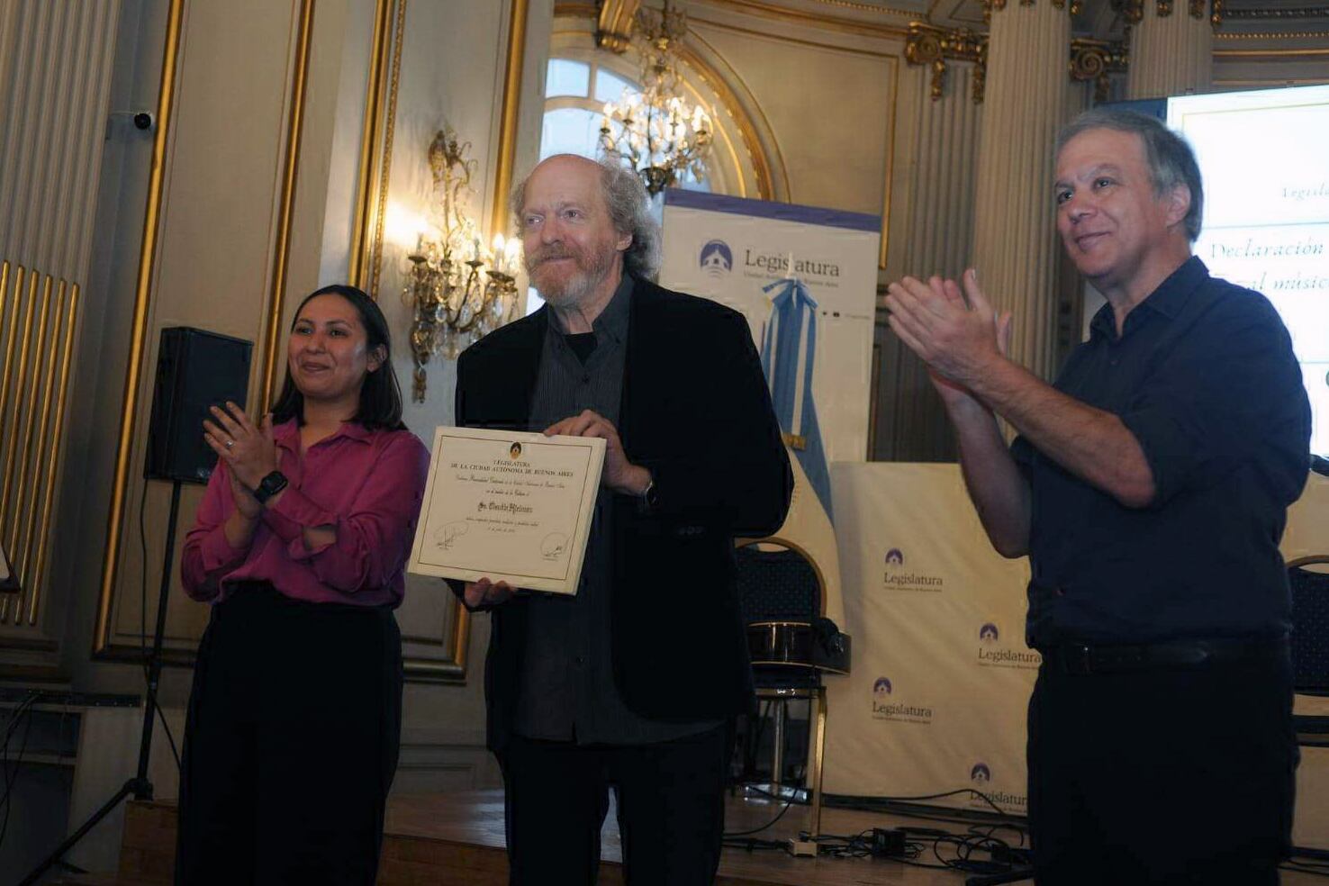 Además del periodismo y su labor solista, Kleiman ha participado en varios discos del rock argentino