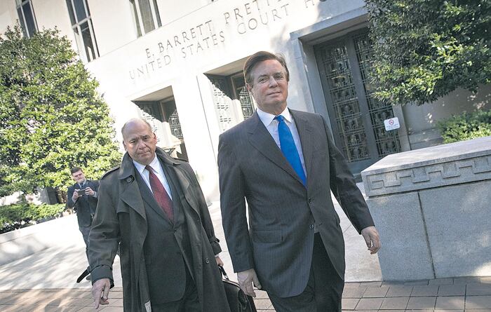 Paul Manafort (derecha) fue nombrado jefe de la campaña electoral de Trump en junio de 2016.