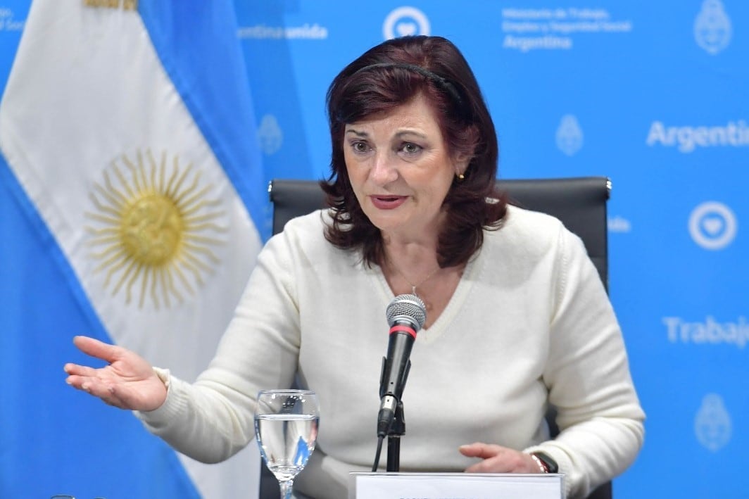 La ministra Raquel "Kelly" Olmos firmó la resolución 1229/2023