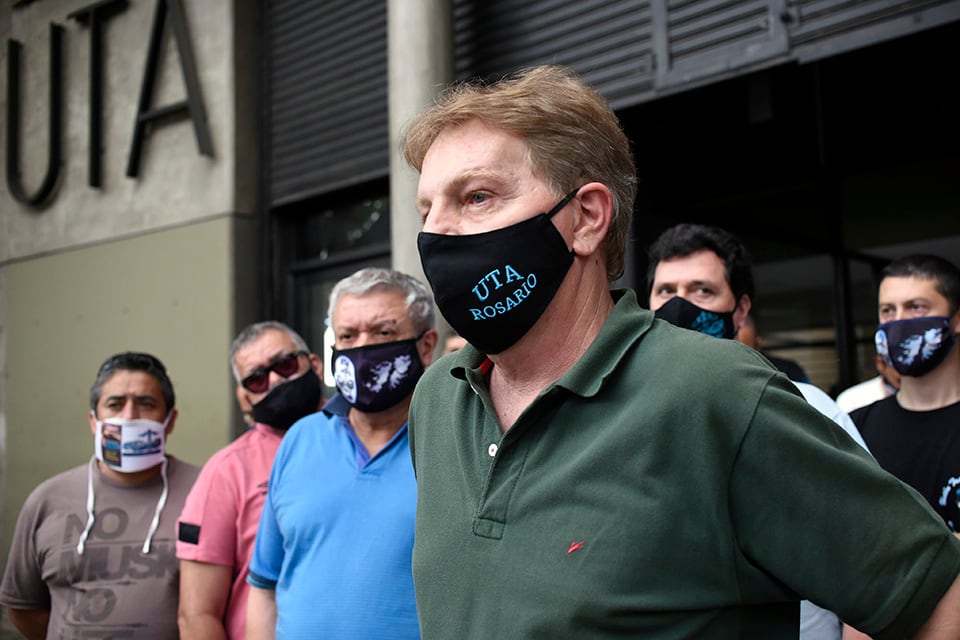 Copello junto a delegados de UTA Rosario.