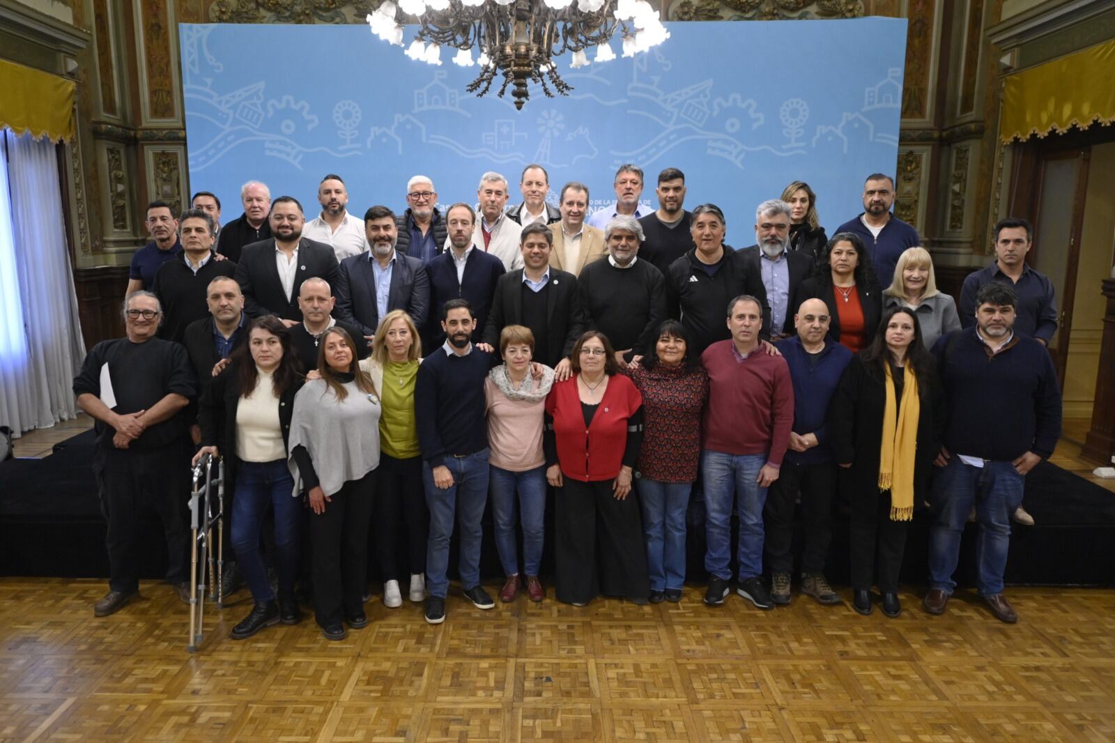 El gobernador con representantes estatales en La Plata.