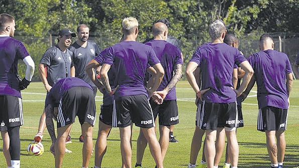 El primer partido del año plantea varios inconvenientes para el trabajo del Muñeco Gallardo.