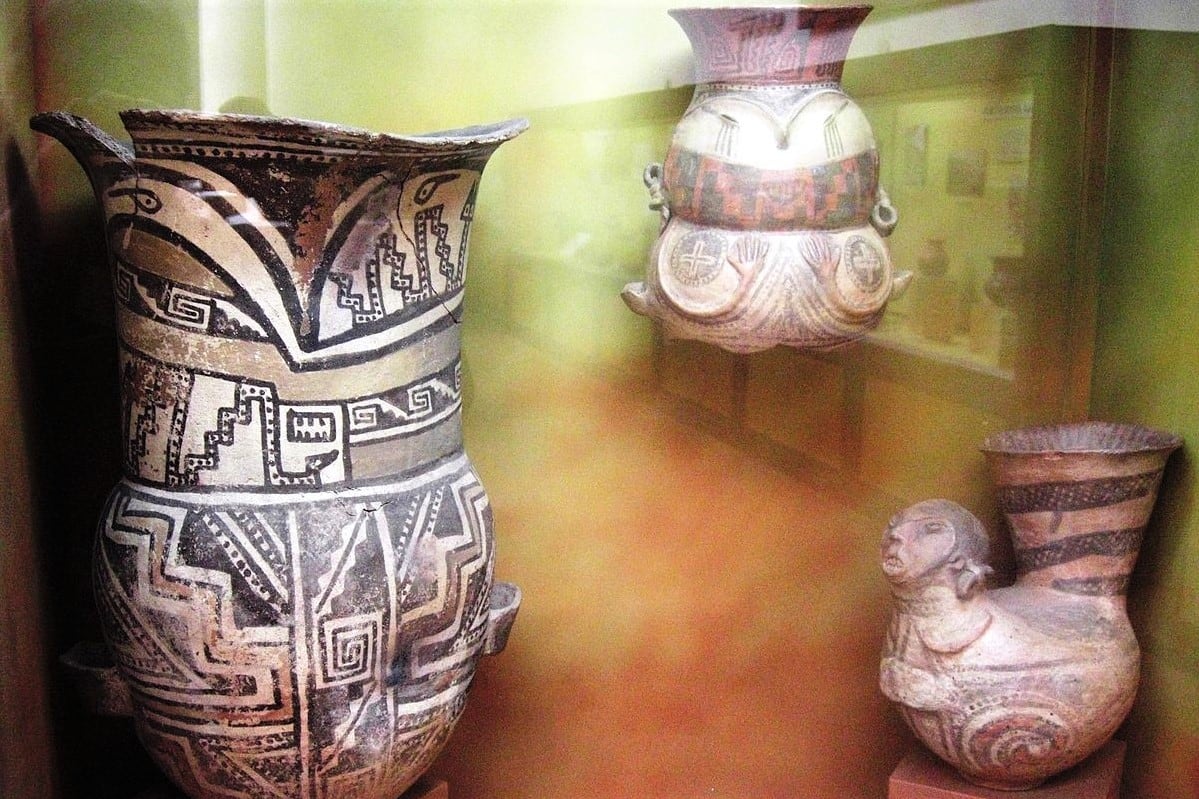 Urnas funerarias de la cultura santamarina.