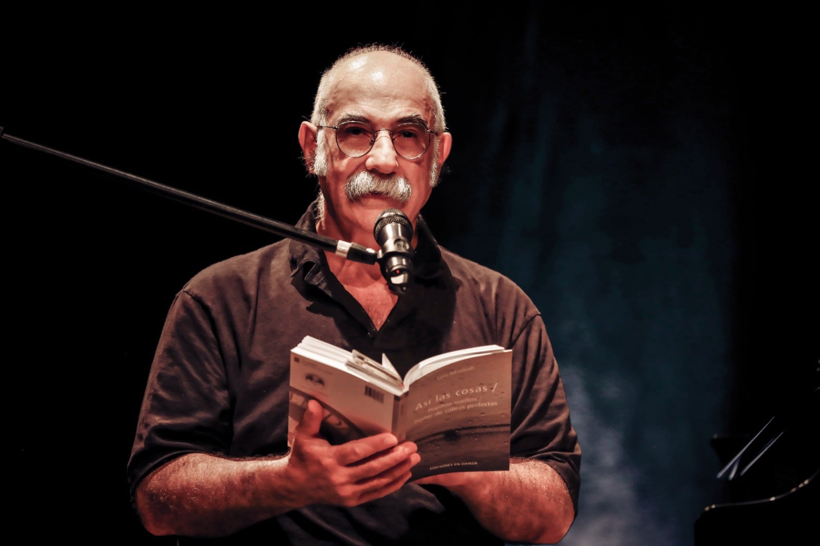 Maslíah lleva publicados 40 discos y una cantidad similar de libros.