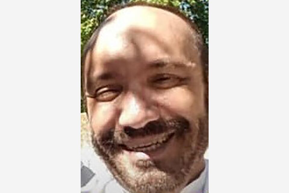 Sacerdote Carlos Sala.