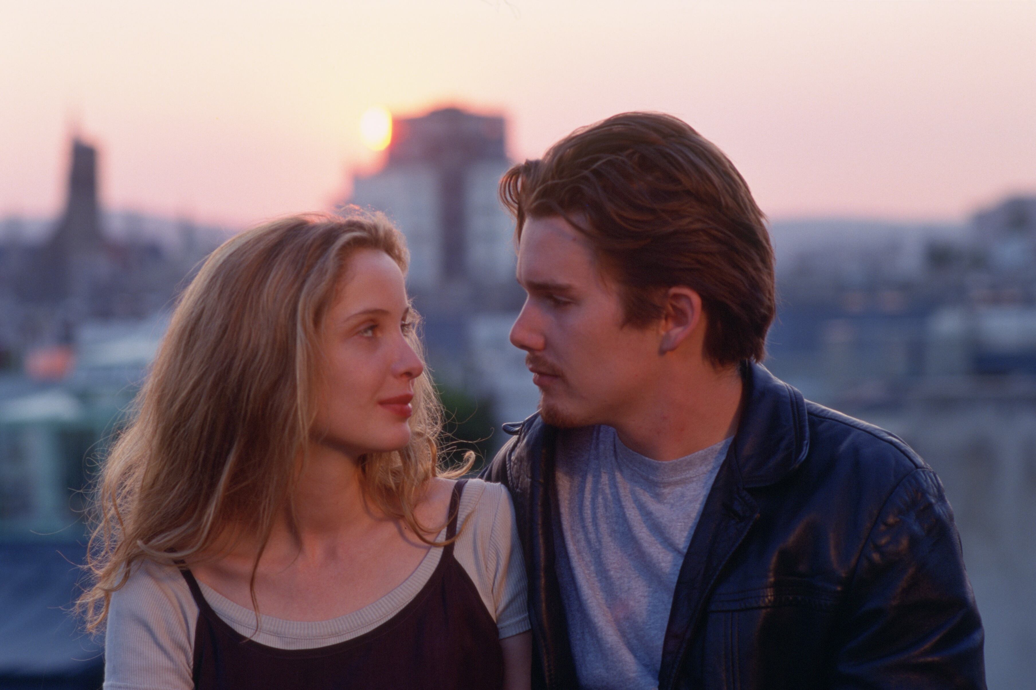 Julie Delpy y Ethan Hawke en "Antes del amanecer" (1995), de Richard Linklater.