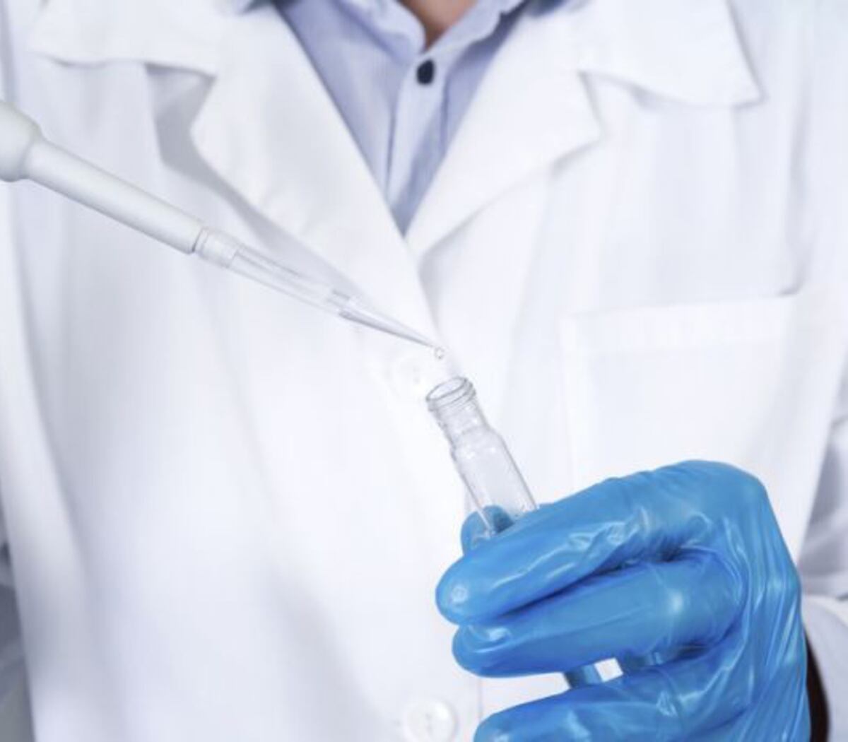 LOs científicos ponen el foco en el estrés y la degradación ambiental para explicar la disminución en la concentración de esperma en los hombres. (Foto: EFE)