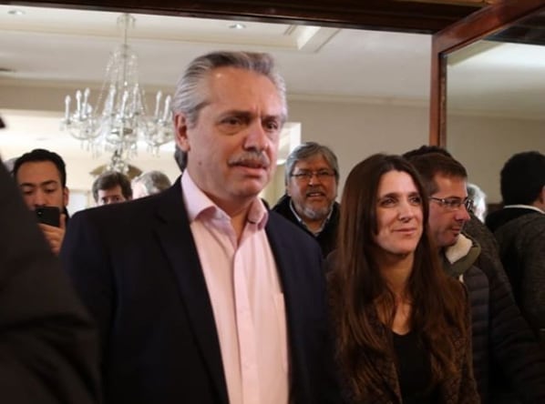 Alberto Fernandez junto a Inés Arrondo, durante la campaña a la presidencia.