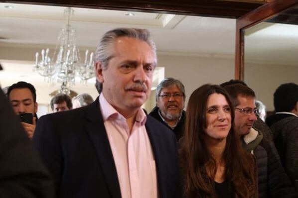 Alberto Fernandez junto a Inés Arrondo, durante la campaña a la presidencia.