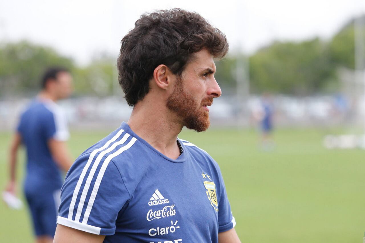 Aimar le dará una clase virtual a los volantes ofensivos y delanteros de las inferiores de River.