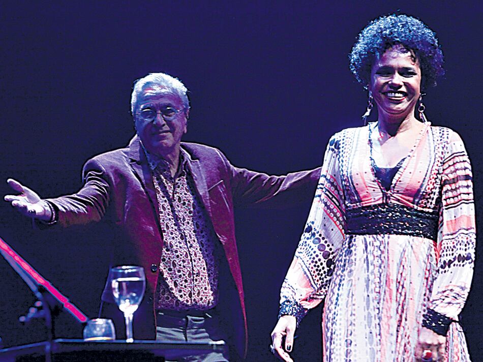 Desde que o samba é samba: Veloso y su nueva musa, Teresa, la noche del miércoles en el Gran Rex.