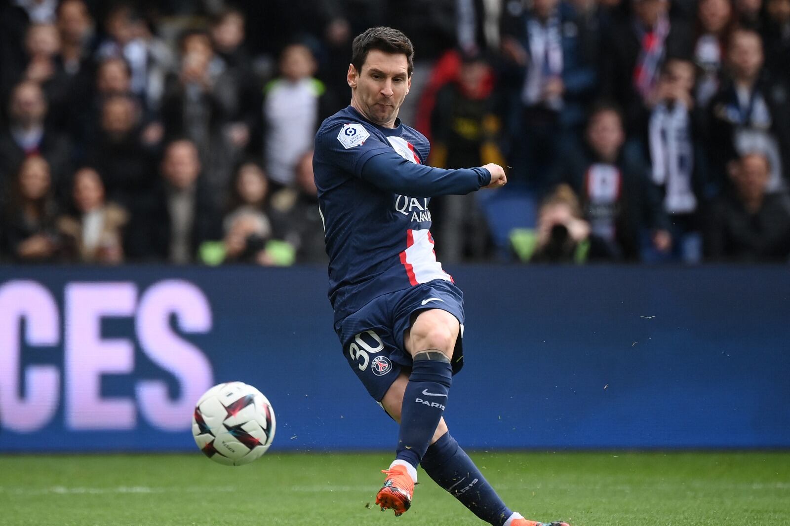 Messi será parte este domingo del clásico más caliente del torneo galo