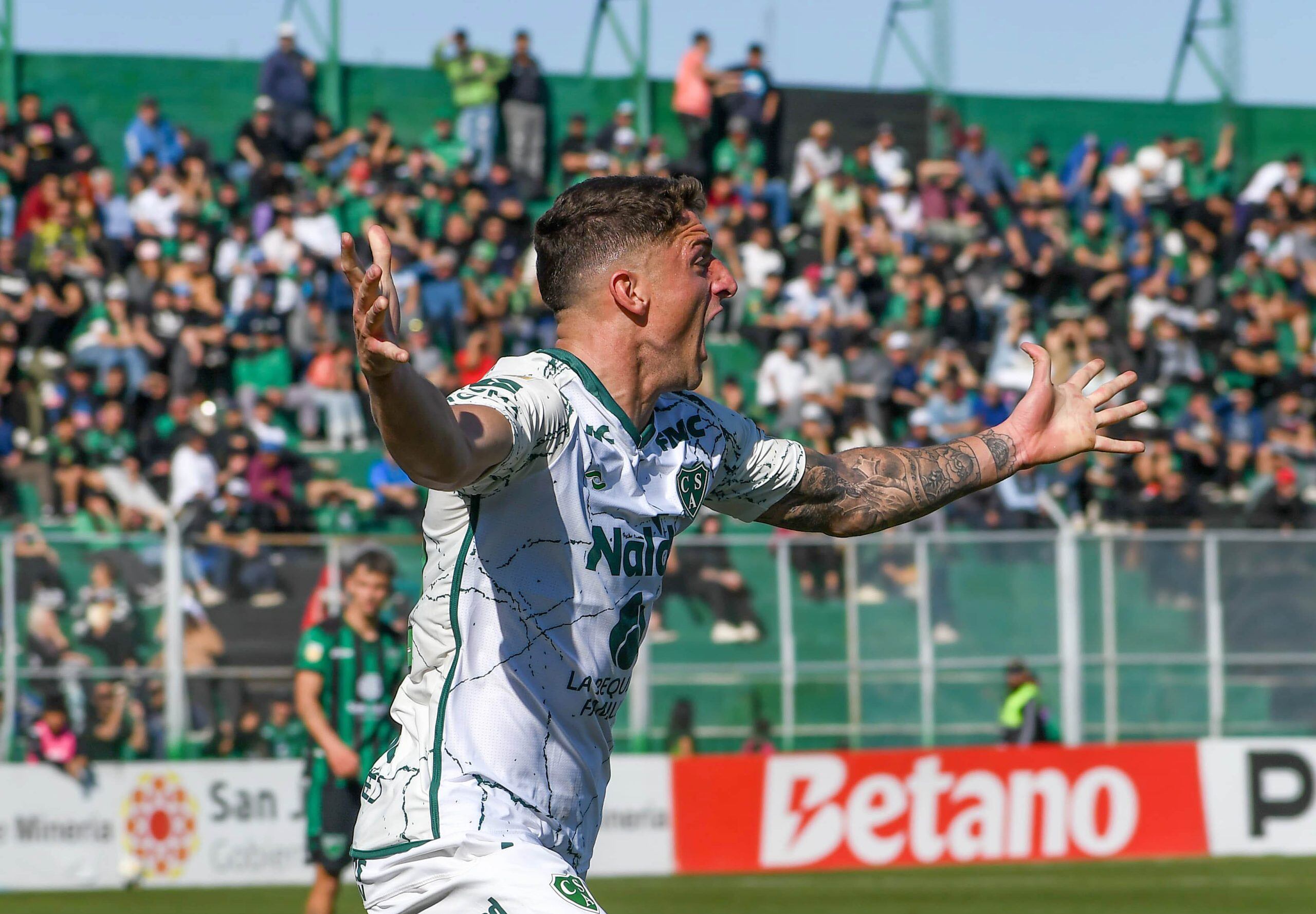 González está lleno de alegría por el gol