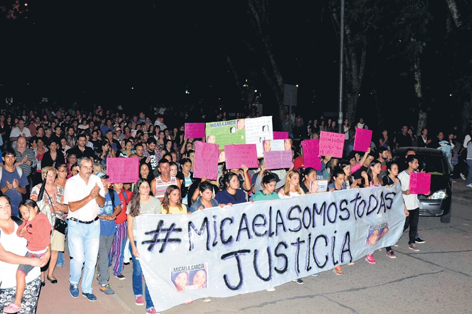 En Gualeguay, miles de personas marcharon el sábado a la noche para pedir justicia por Micaela.