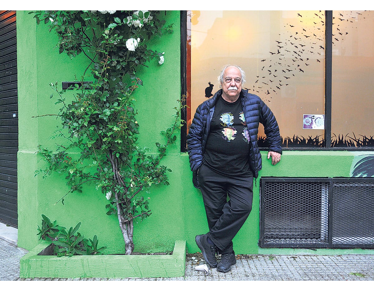 Lernoud encontró sus primeros compañeros de ruta en La Cueva, con Tanguito, Miguel Abuelo y Moris.