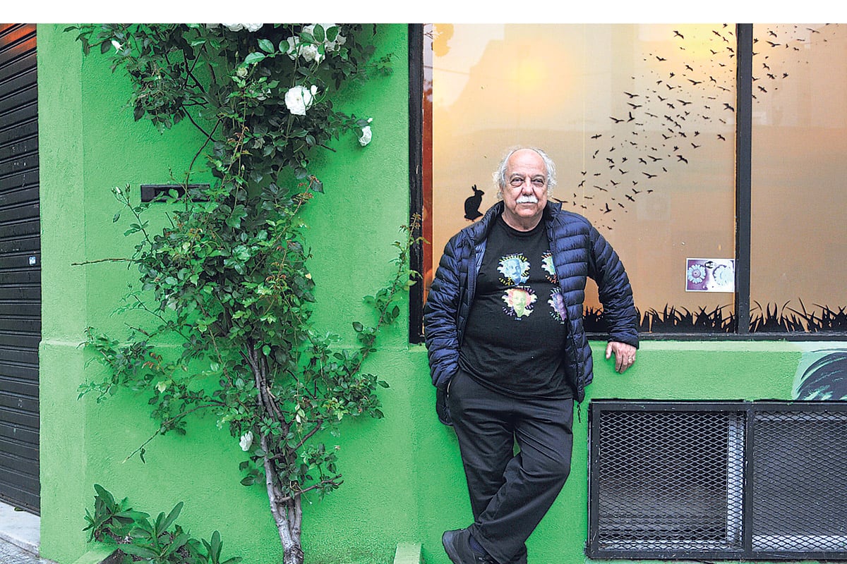 Lernoud encontró sus primeros compañeros de ruta en La Cueva, con Tanguito, Miguel Abuelo y Moris.