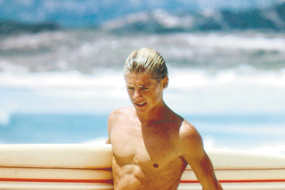 William Finnegan de joven surfeando en california