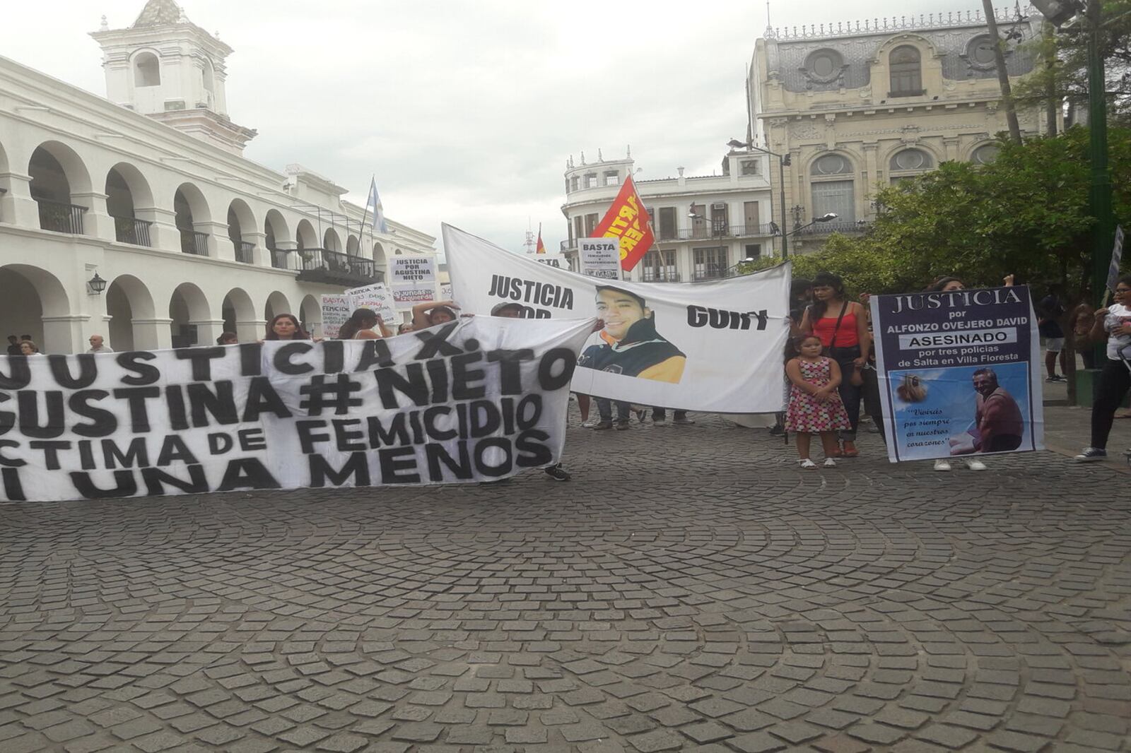 Marcha en el centro salteño