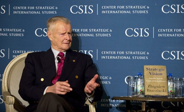 Brzezinski durante la presentación de un libro.