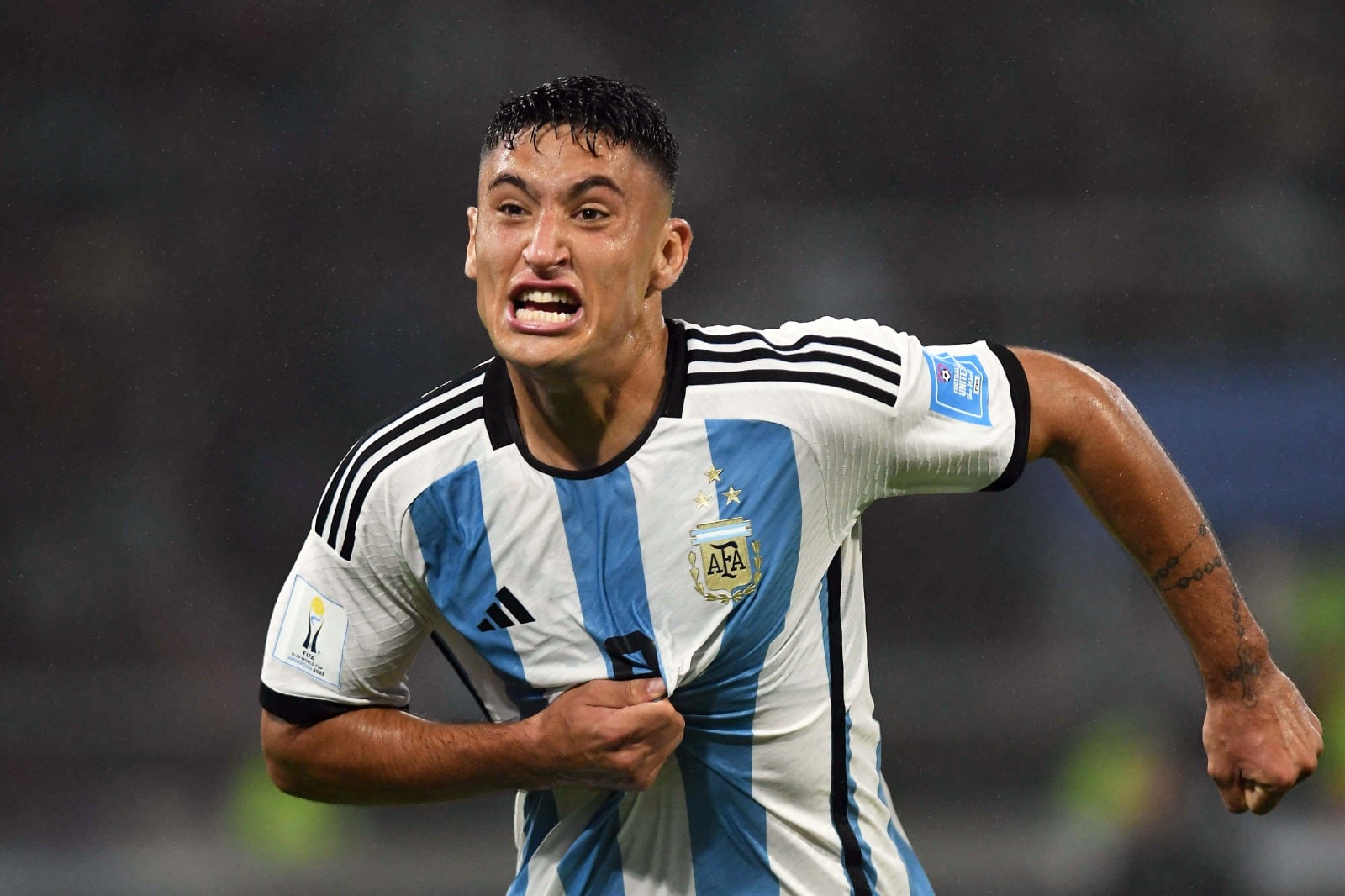 Véliz marcó el empate rápido, que sirvió para tranquilizar al equipo