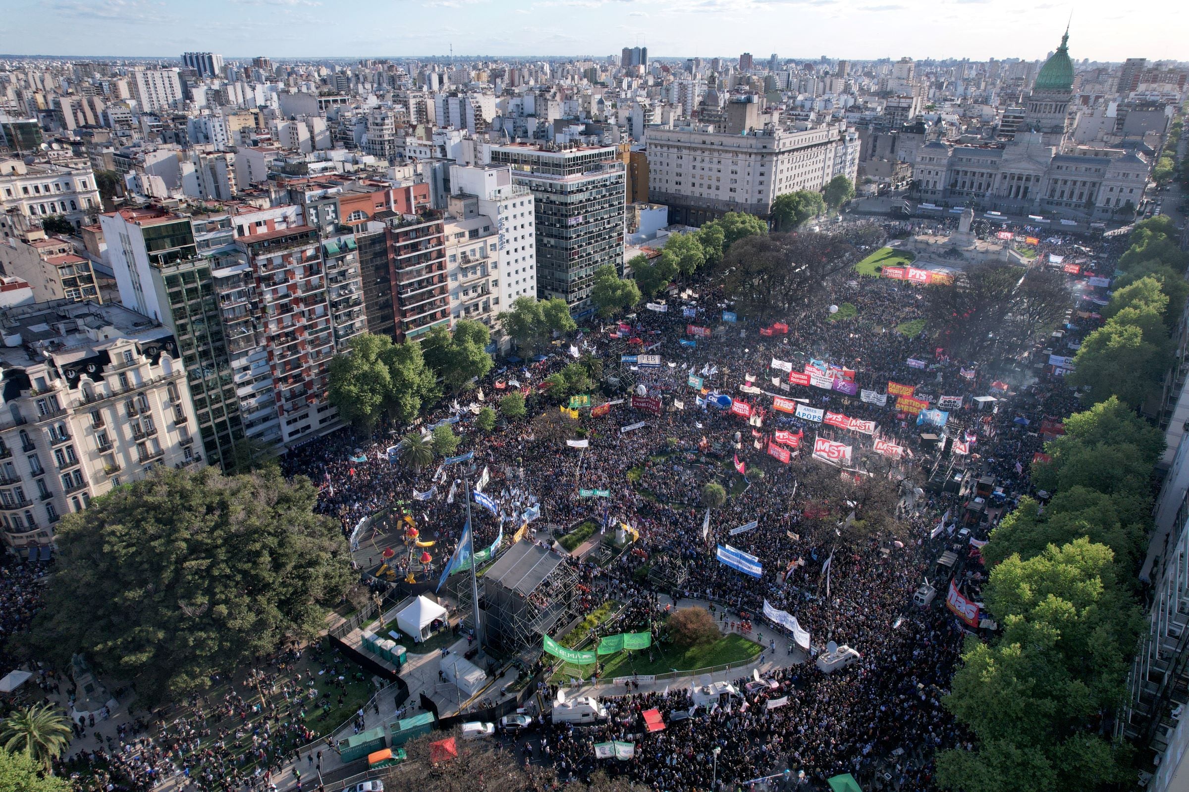 Una multitud dijo presente contra las políticas de ajuste de Milei