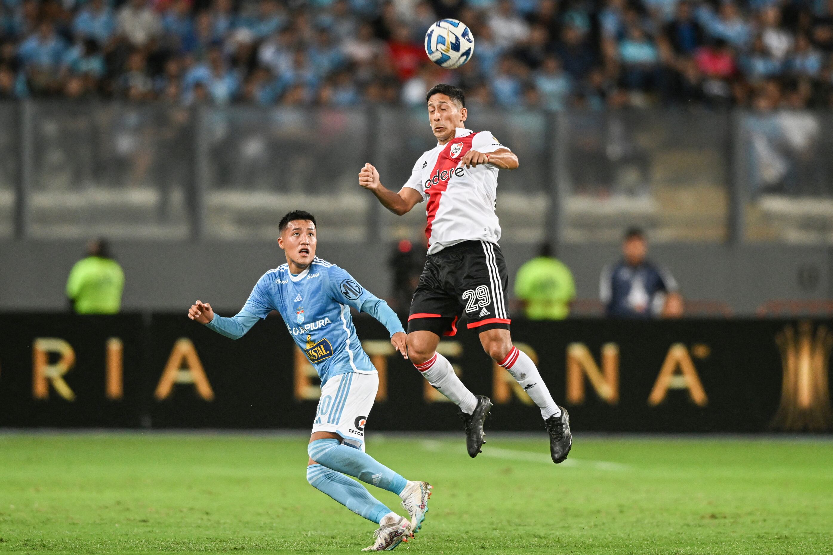 Aliendro gana de arriba y también logró empatar para River en Lima