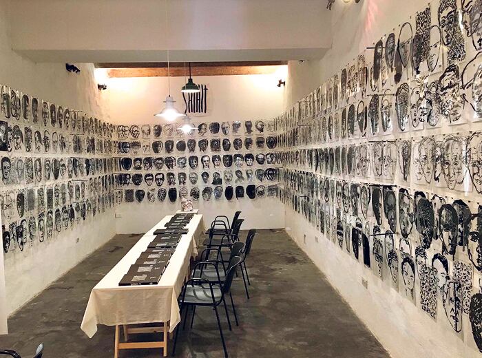 Vista de la exposición de Fernando Fazzolari (FF) en la Barraca Vorticista.