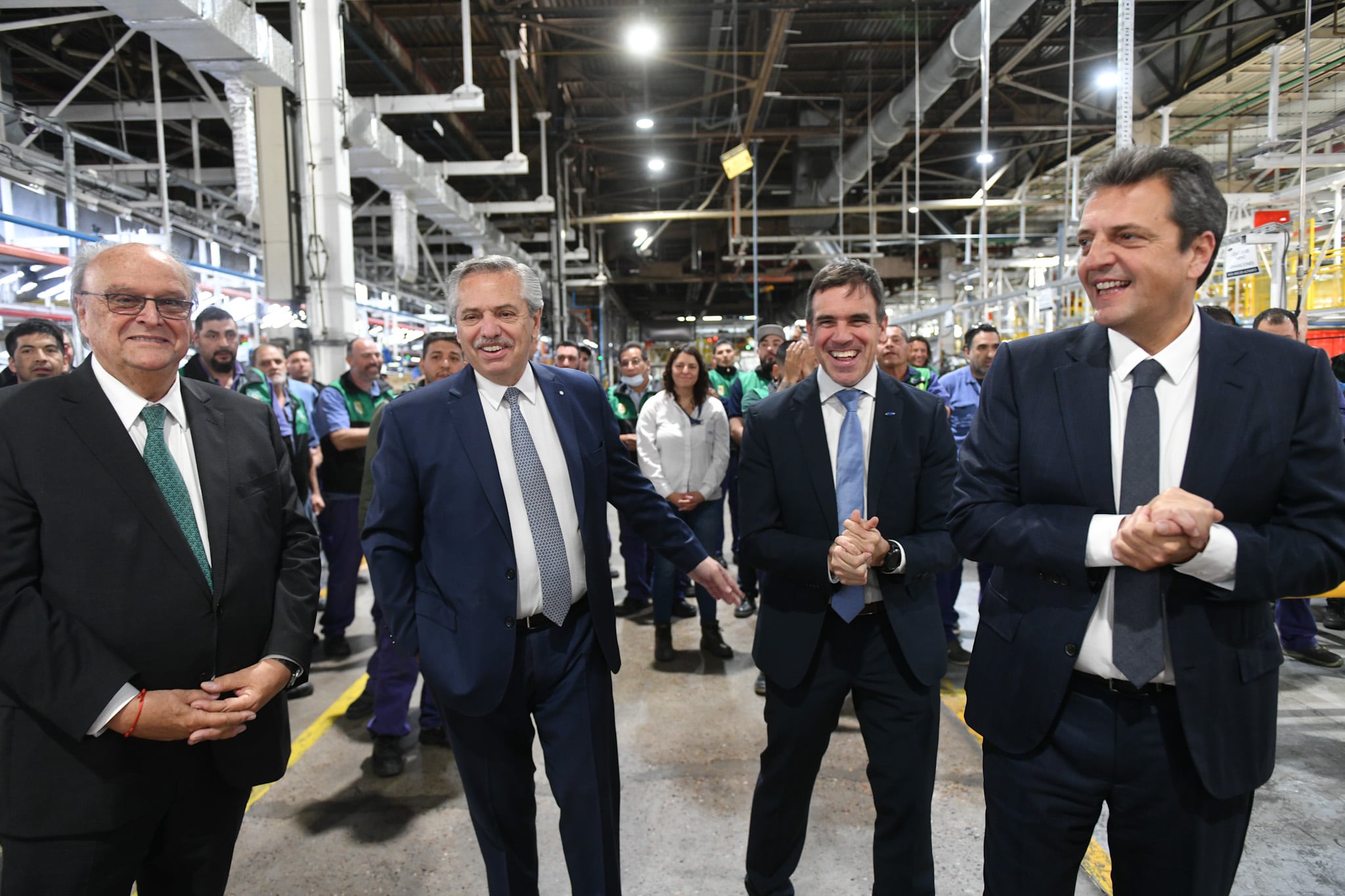 Massa junto a Fernández y De Mendiguren en la fábrica de Ford en Pacheco.