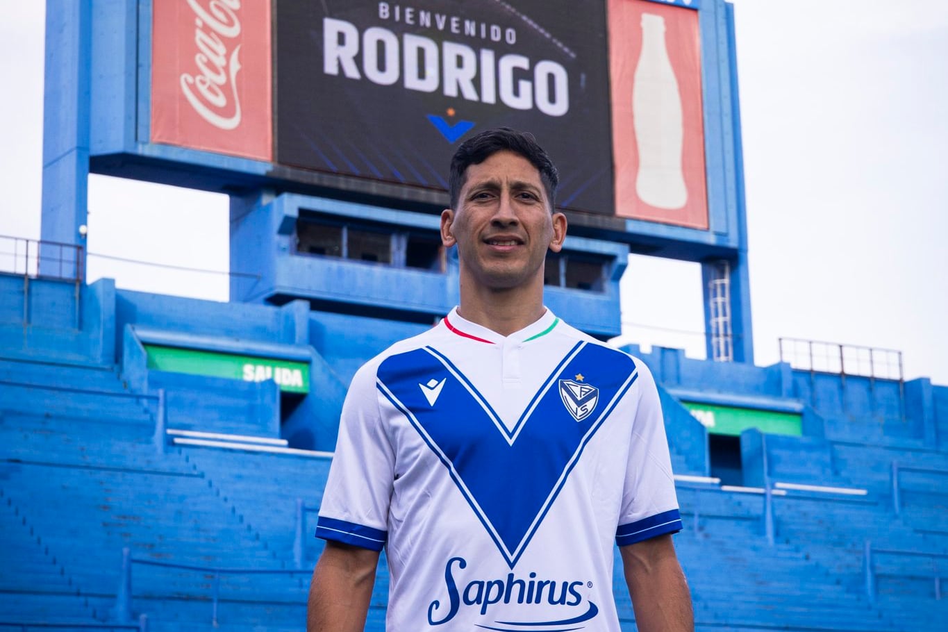 Rodrigo Aliendro hizo su presentación en el club de Liniers