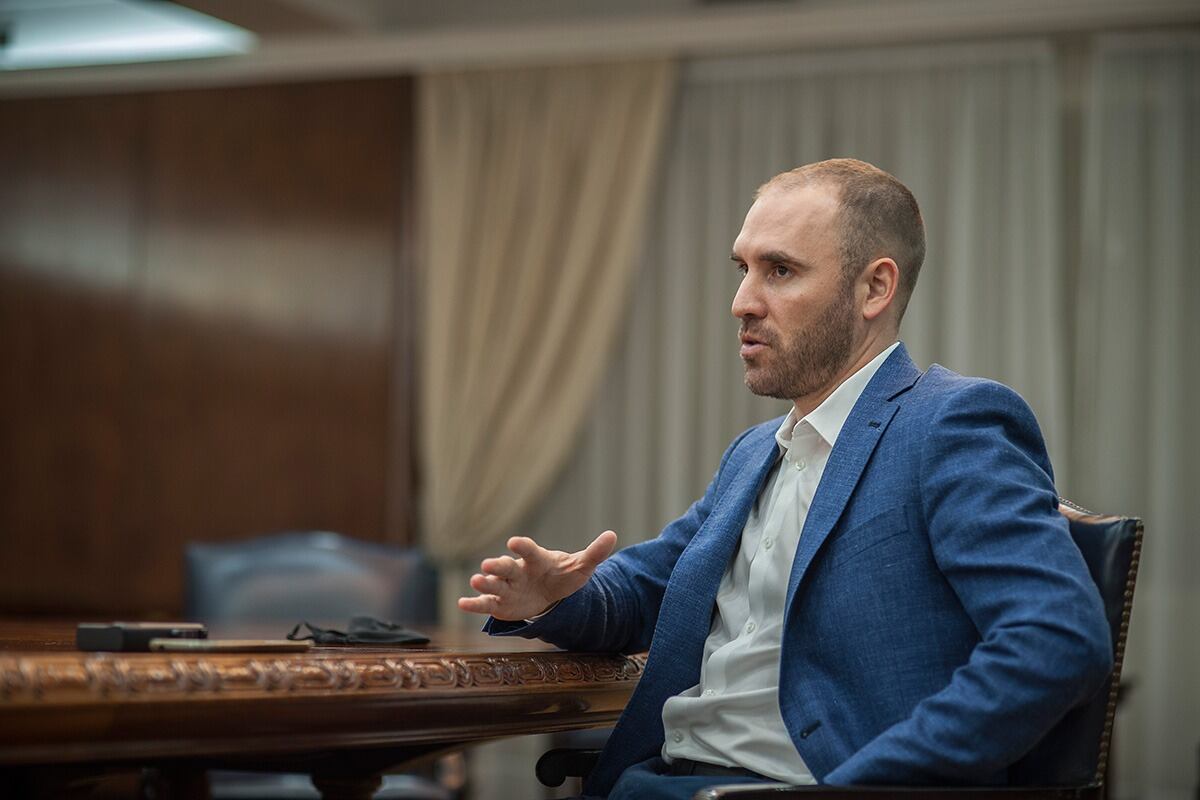 Martín Guzmán. Dolarizó deuda en pesos, pro con el propósito de estabilizar el mercado.