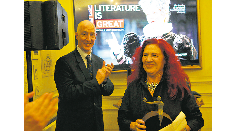 En la presentación del festival, Renata Schussheim recibió el Premio Shakespeare 2019.